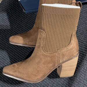 Universal Thread Brown Suede Ankle Boots